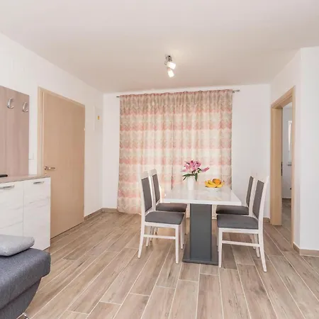 1 Bedroom Beautiful In Apartmán