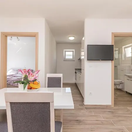 Apartment 1 Bedroom Beautiful In Biograd Na Moru